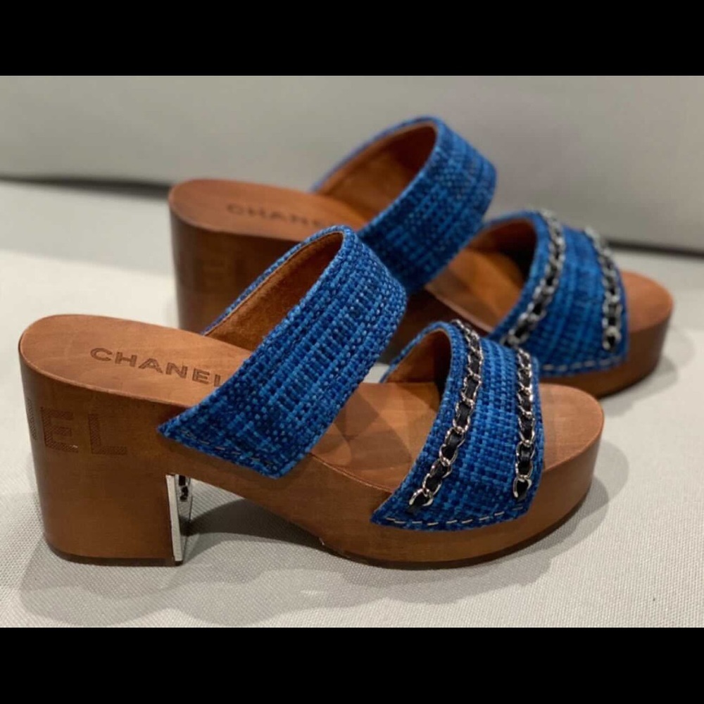 CHANEL SANDALS